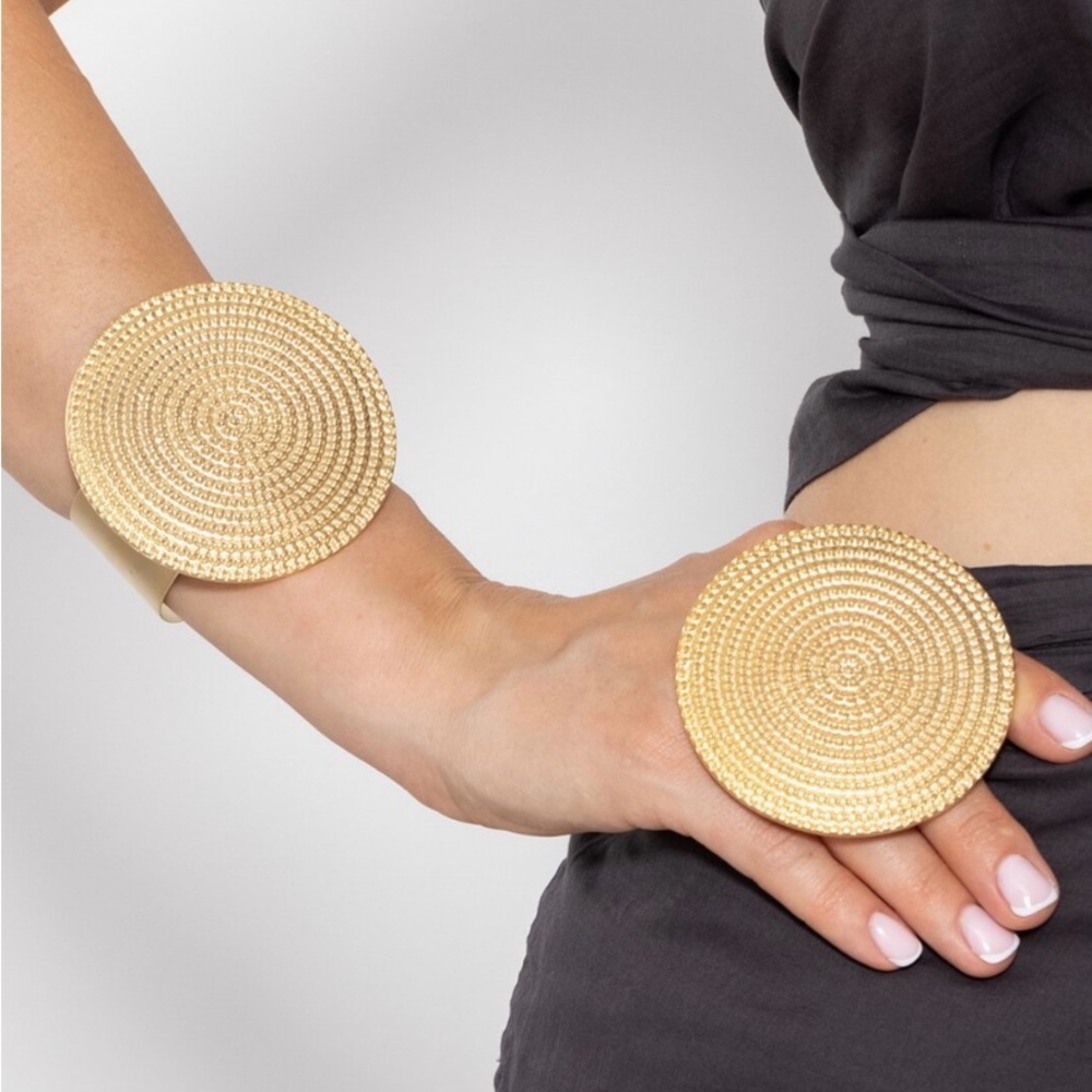 Gold Statement ring & bracelet aet